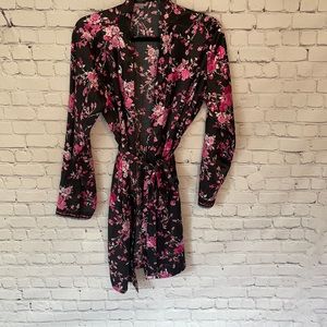 Apartment nine silky floral robe
